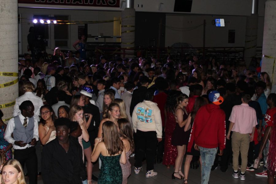 An overlook of everbody at the dance and as you can see we had a great turn out.