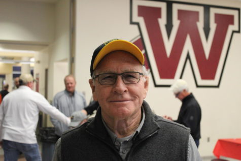 Dan Gable during his reception before being honored during the Metro Wrestling tournament.
