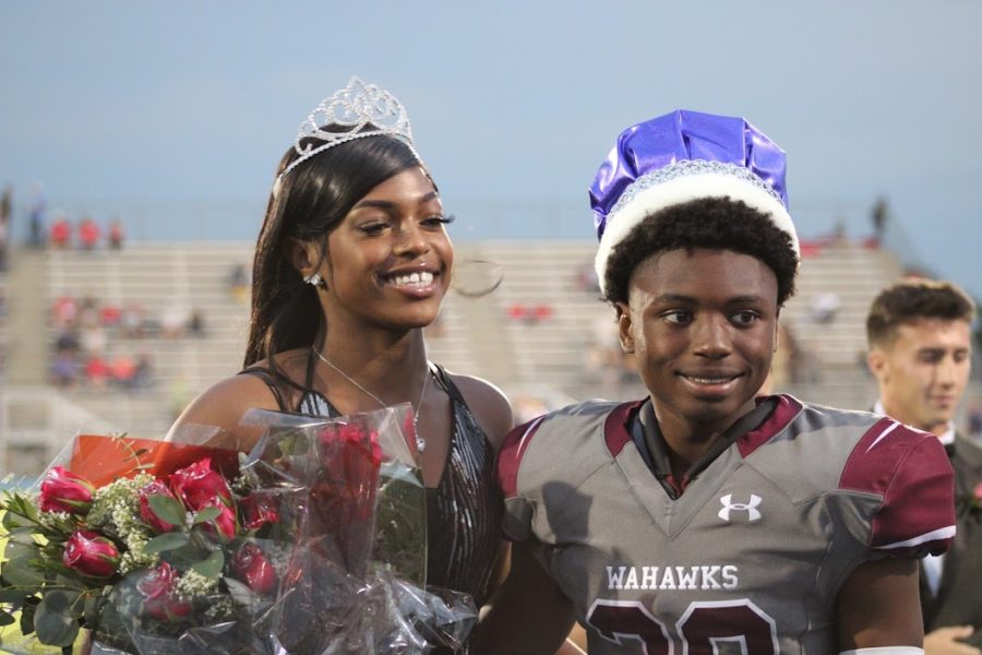 Sahara+Williams+and+Terez+Smith+after+being+crowned+homecoming+king+and+queen.