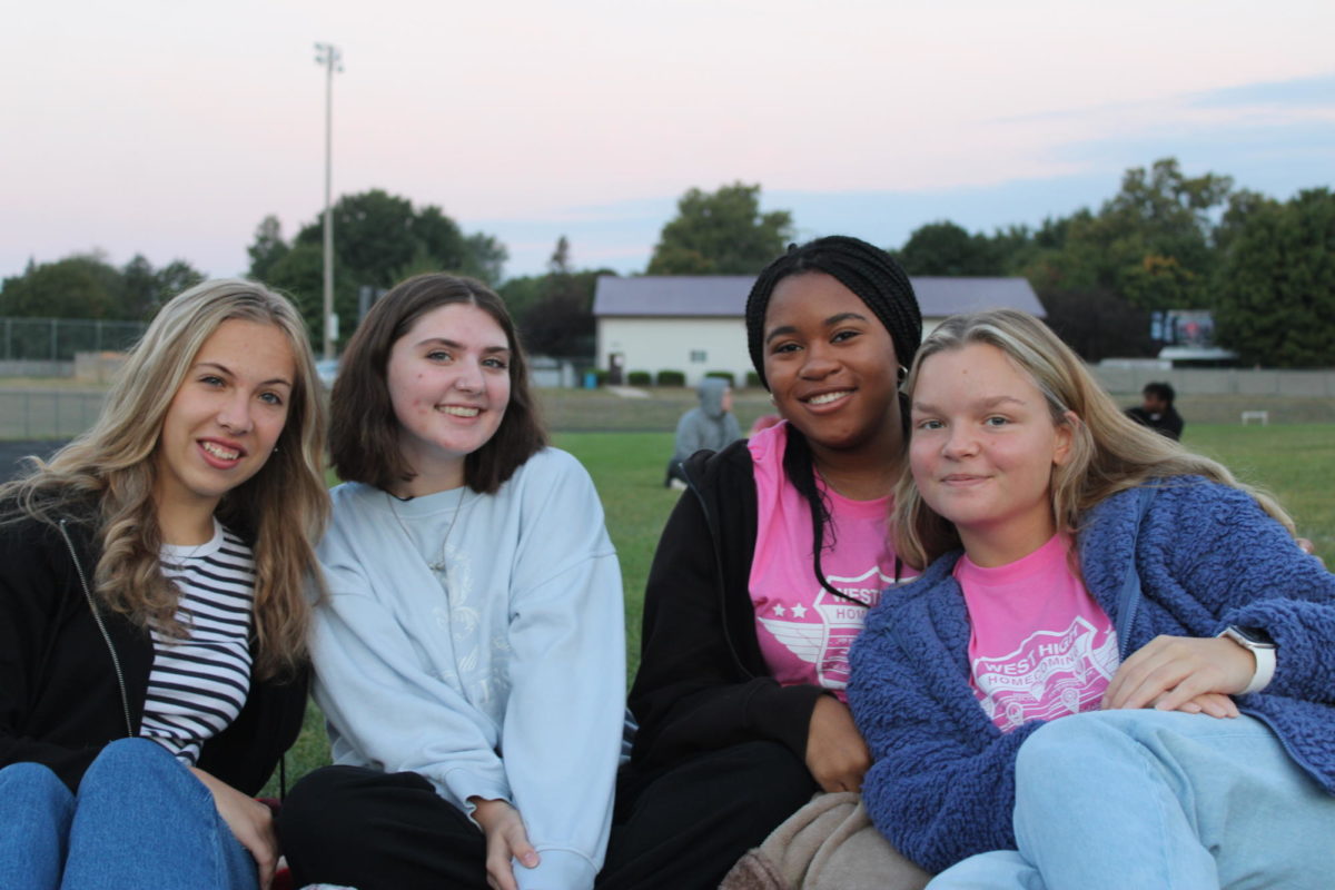 Arijana Imamovic, Savana Spitzer, Jourdyn Riley, and Selena Muhamedagic posing for a picture during senior sunrise on September 15th, 2023.