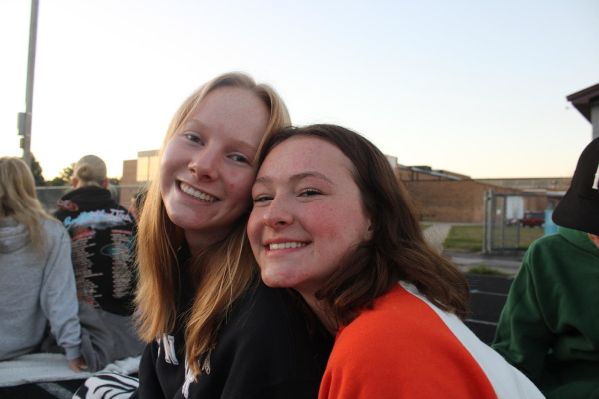 Best friends, Izzy Stafsholt and Lucy Prescott, pose for a picture at senior sunrise