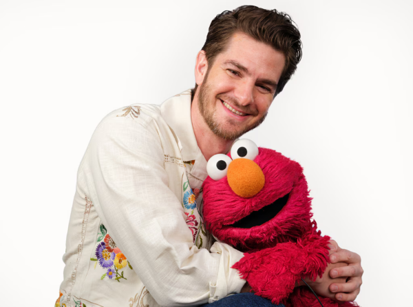 Navigation to Story: Andrew Garfield and Elmo: The Discussion of Grief