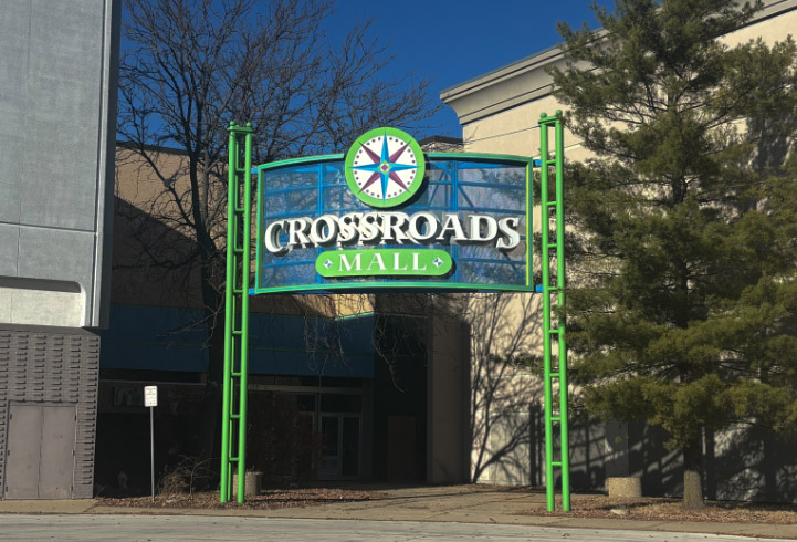 Picture of the southern entrance of the mall